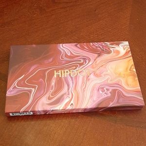 Hip dot pallet by Zion brand New
